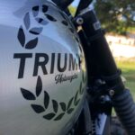 Logo Triumph en peinture