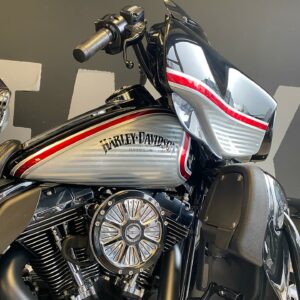 Peinture personnalisée pour une Harley Davidson Bordeaux
