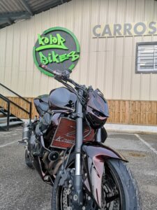 Dossier assurance réparation d'une moto avec une peinture personnalisé