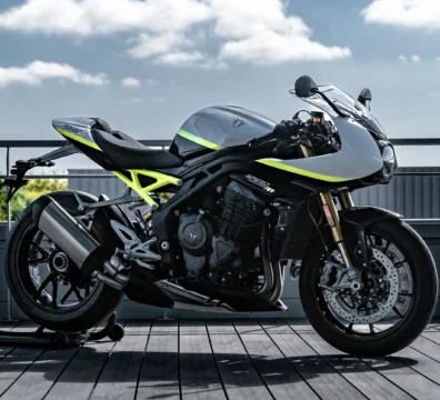 prépa Triumph Speed Triple 1200 RR - aux couleurs « Moto2 »